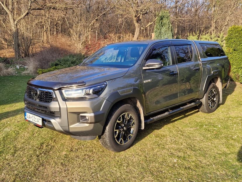 Toyota Hilux Invicible ( Sk Auto ) 2023