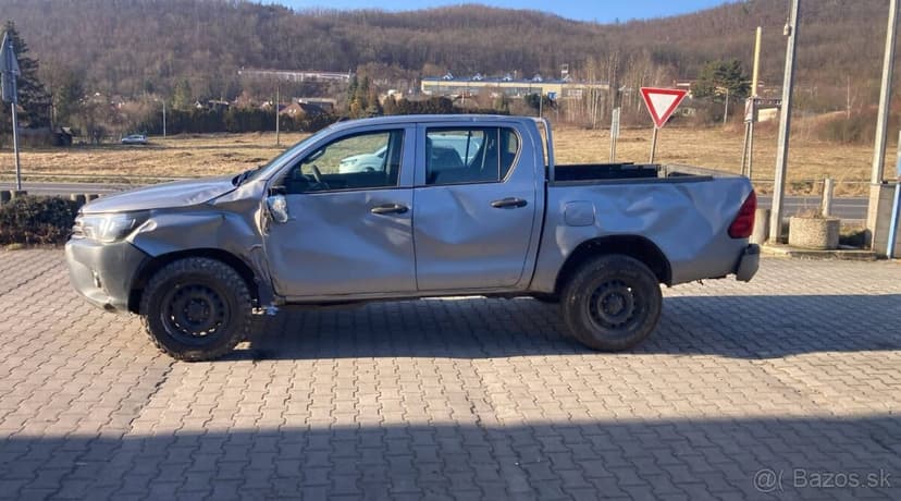 Toyota Hilux 2.4