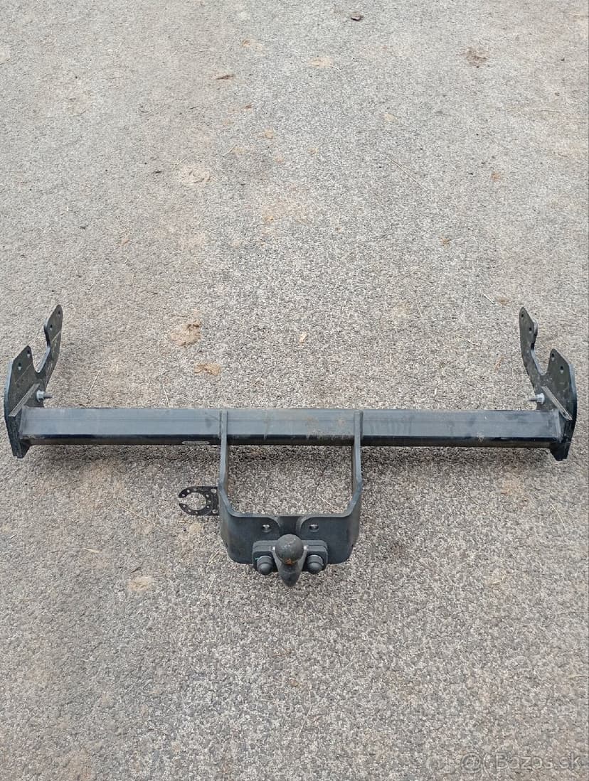 Toyota hilux ťažné zariadenia