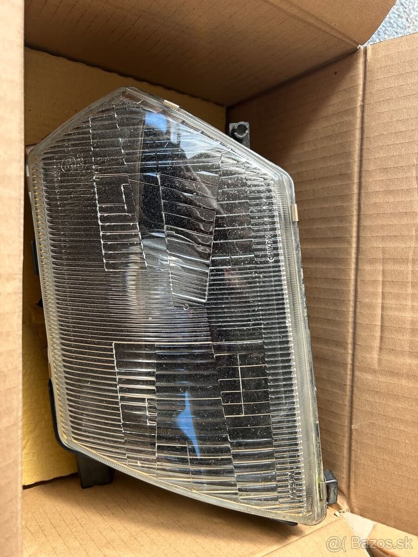 Predné svetla Nissan patrol y61