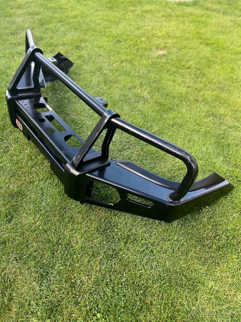 Pevnostný nárazník ARB Deluxe Sahara – Toyota Hilux 2011+