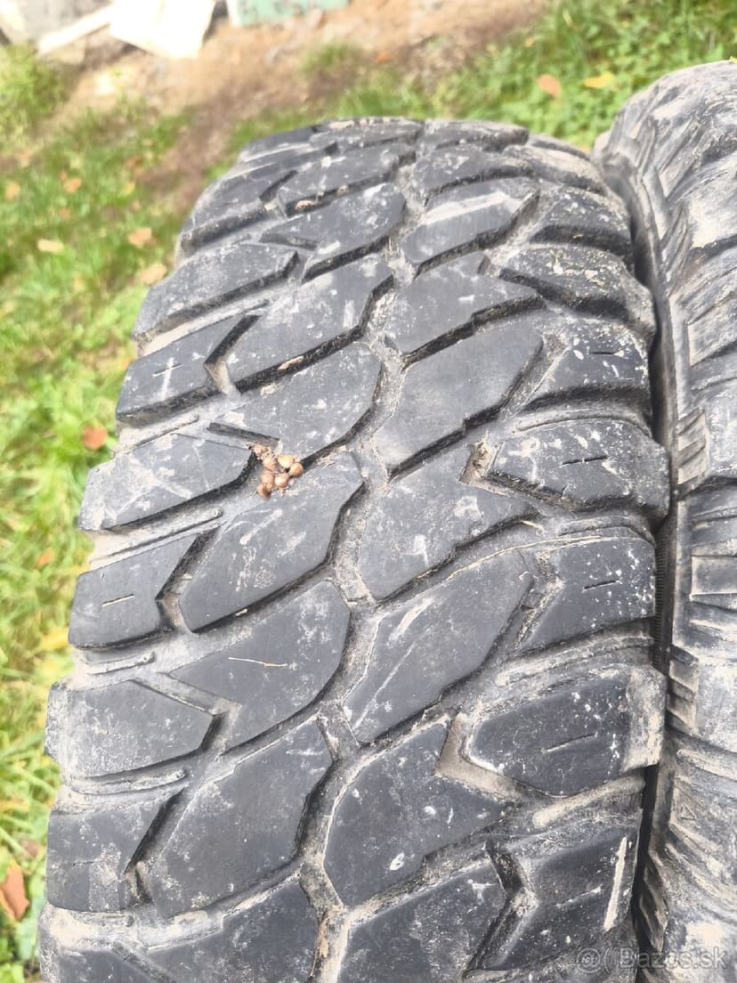 235/75 R15 SUV pneu celoročné