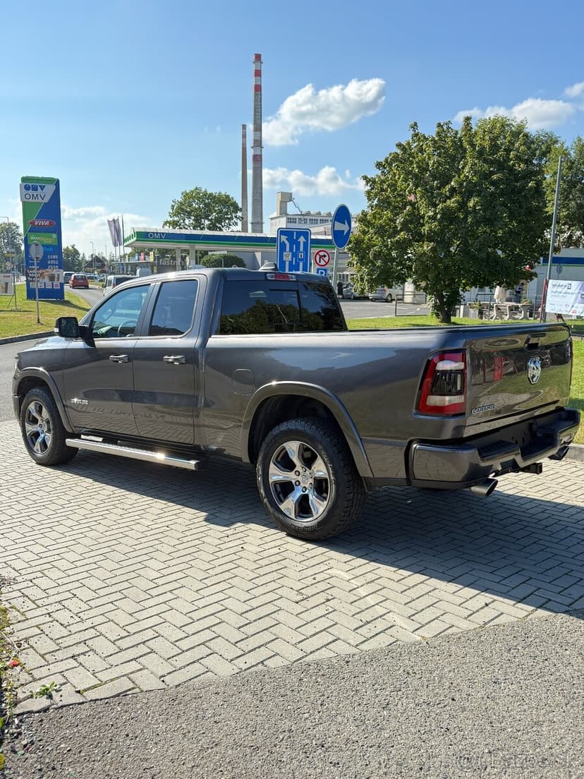 Dodge RAM 1500 5.7 V8 HEMI, 2019, Laramie, kůže , 96.000km