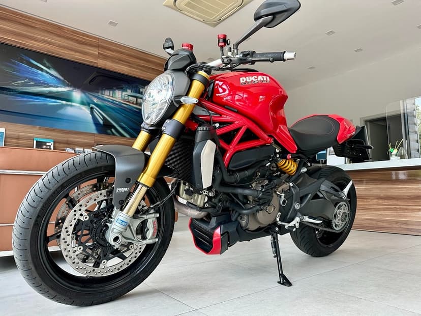 Ducati Monster 1200 S