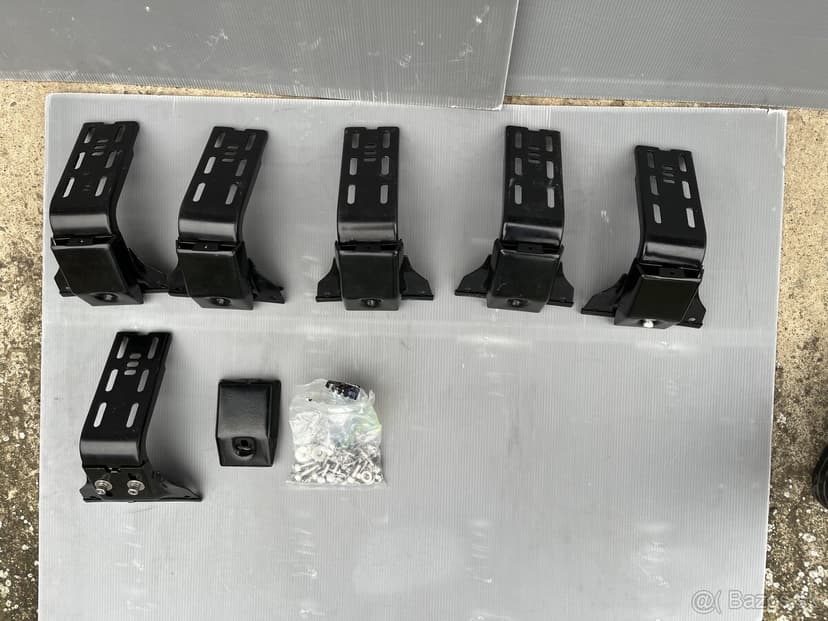 Držiak, upevnenie strešných nosičov