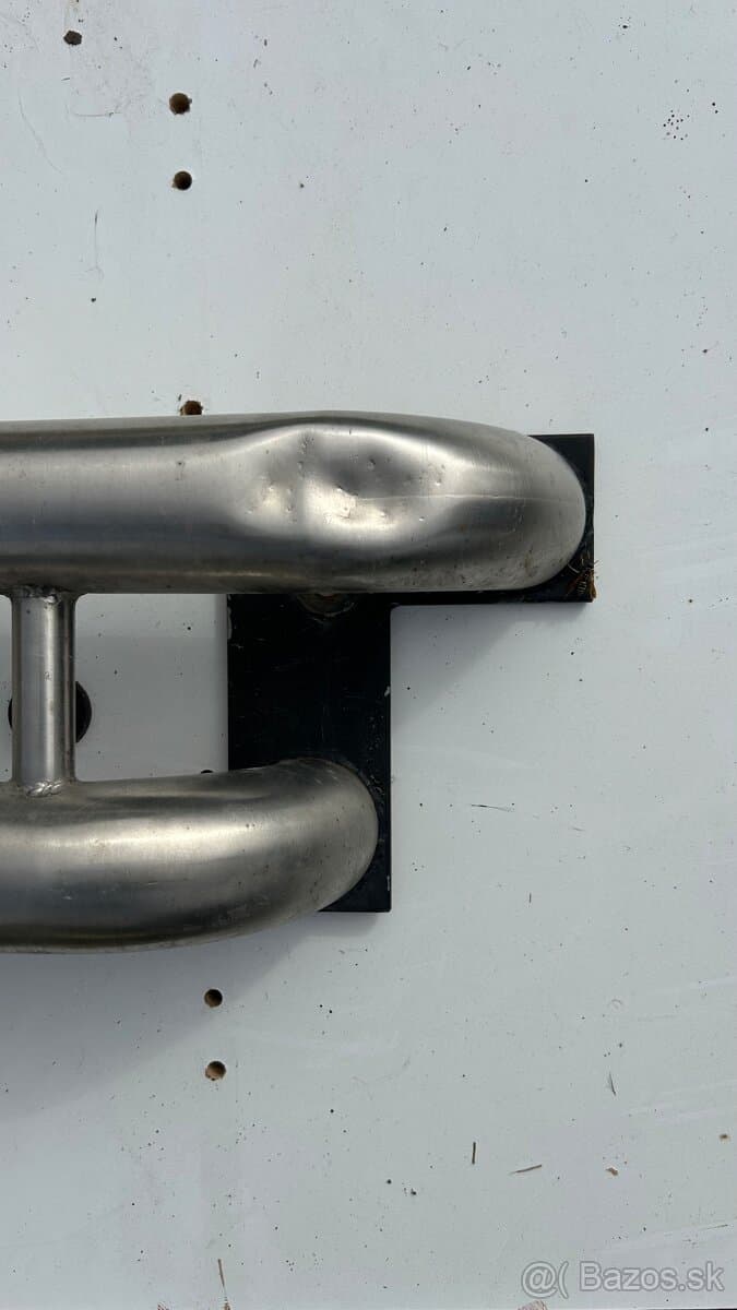 Zadny nerezovy naraznik