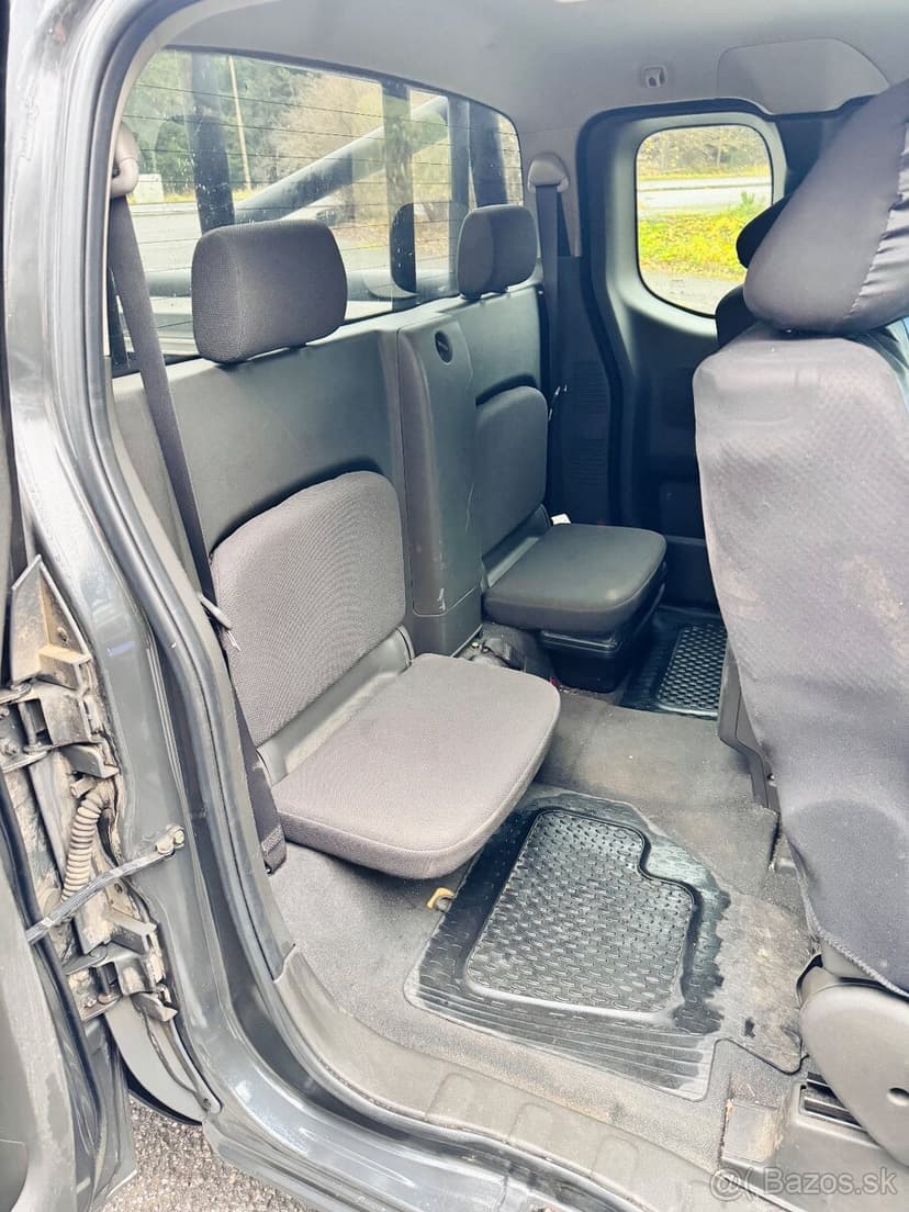 Nissan navara d40 king cab -  109 000 km