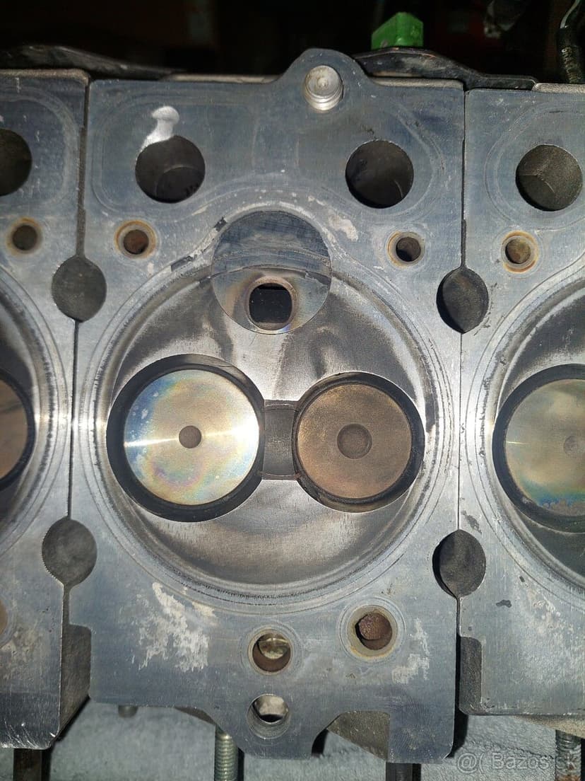 Hlava valcov z Jeep CHEROKEE XJ 2.5 TD (cena dohodou)