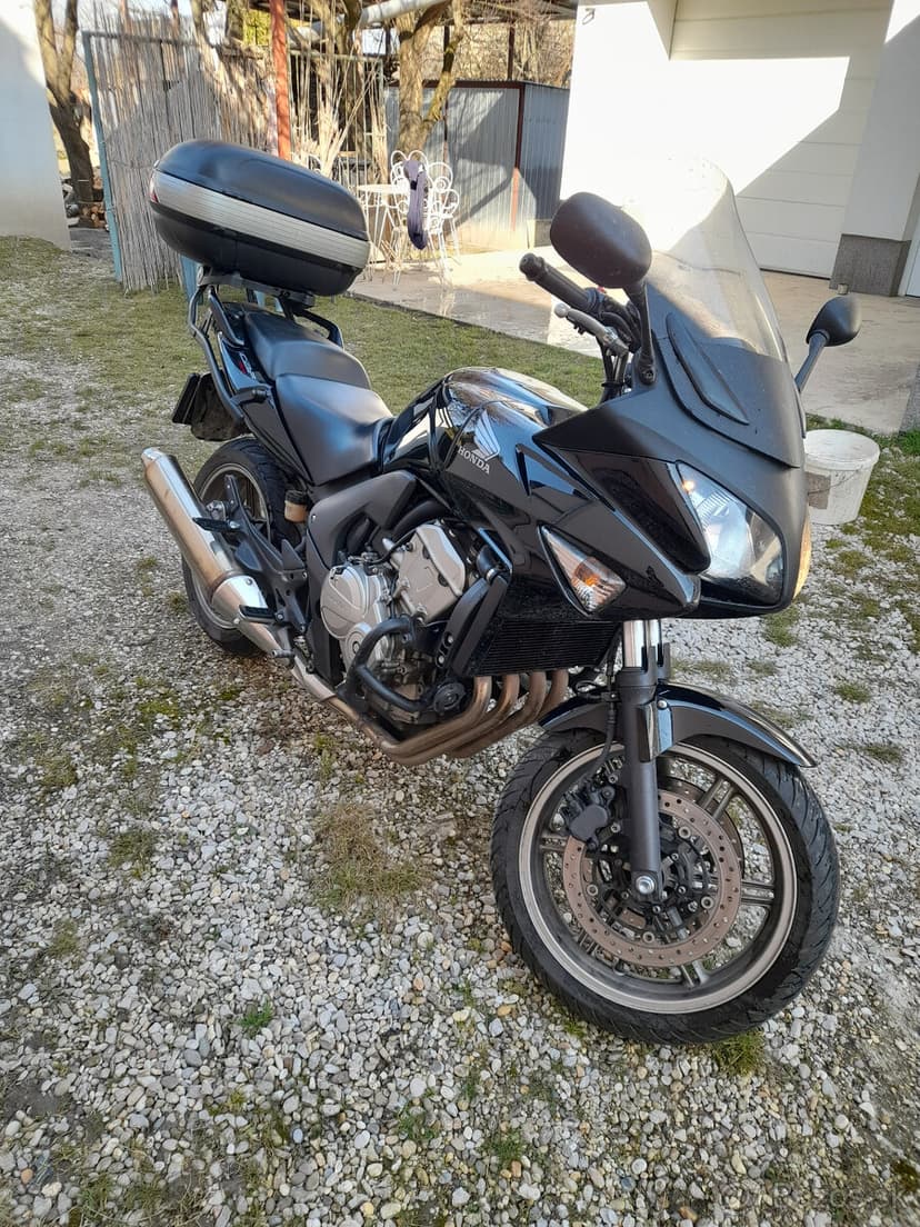 Honda cbf 600