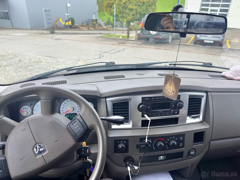 Dodge RAM 1500 5.7 HEMI 2008 80 000 km zo Švajčiarska