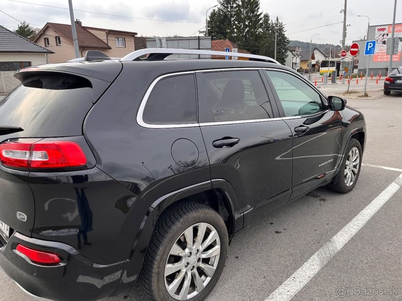 PREDÁM: Jeep Cherokee 2.2 Tdi Overland 4WD (2018) – Top stav