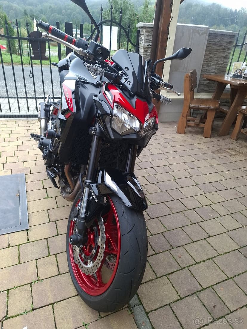Predám Kawasaki Z900 rv 10/2024 odo 1800 km odpočet DPH