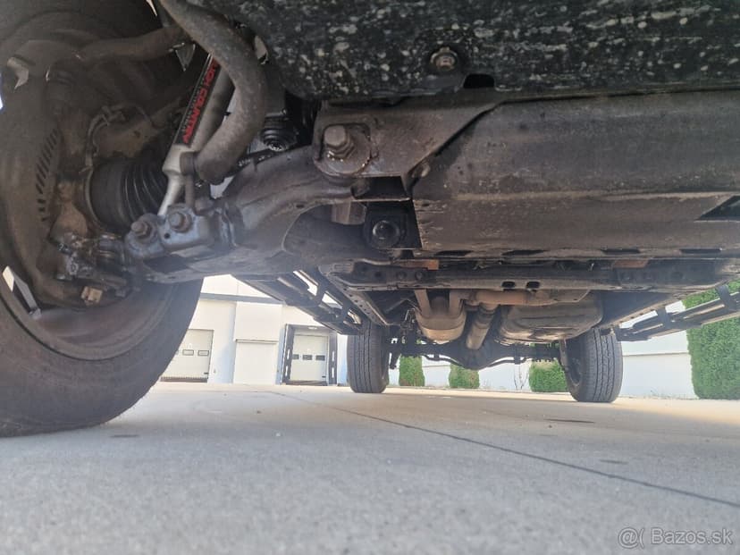 TOYOTA TUNDRA 5.7 V8 FORCE 295kw SK ŠPZ