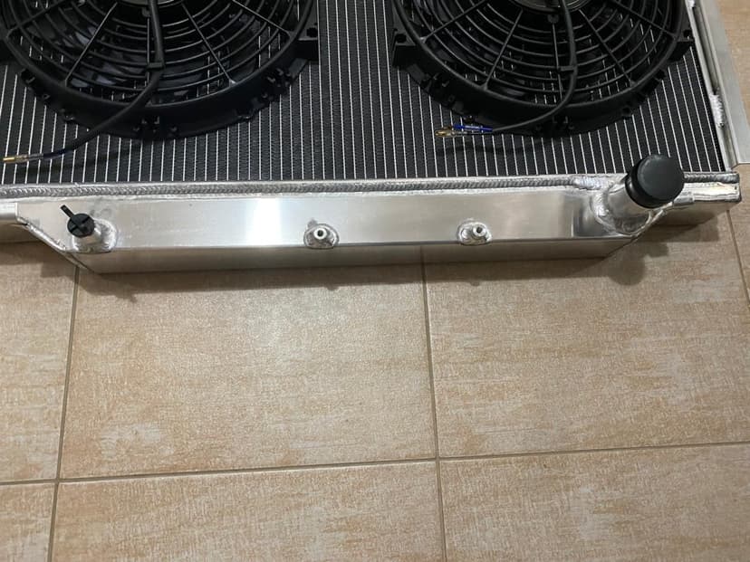 Nový ALU sportovní chladič TOYOTA Land cruiser HDJ80