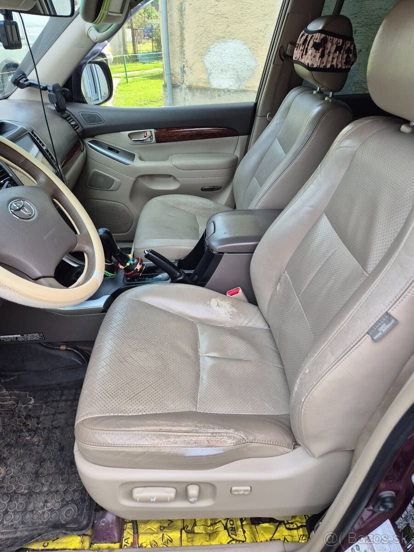 Toyota land cruiser 120