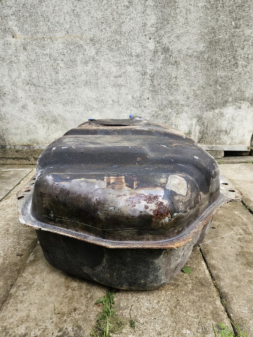 Nádrž nissan patrol