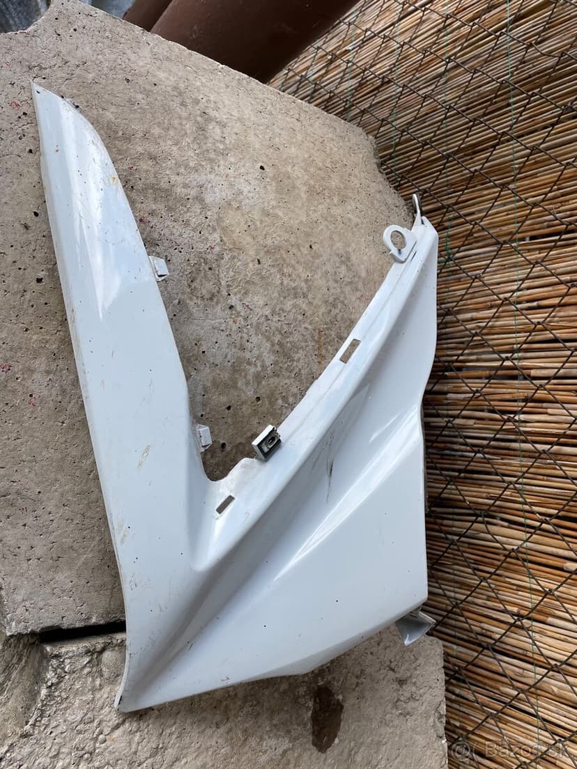 Ľavá strana kapotáže Suzuki GSX-R 1000 K7 K8