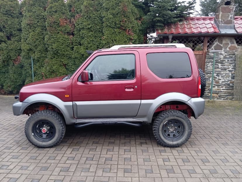 Suzuki Jimny 1.3i rv2011 Kúpené v SR