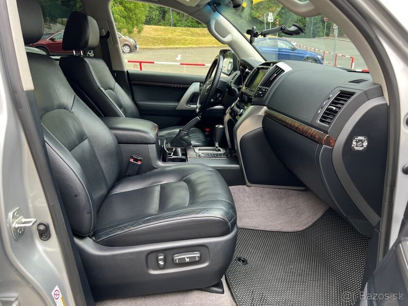 Toyota land cruiser V8 4x4 automat TOPSTAV 93 000km