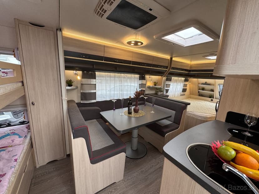 Hobby 560 KMFe De Luxe Edition Markíza, Klíma, Solar, Mover