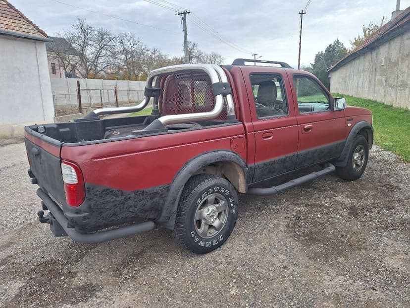 FORD RANGER 2,5 TD 4X4 KLÍMA ŤAŽNÉ