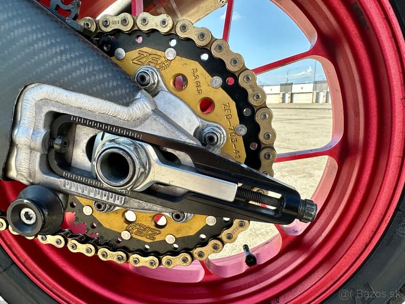 Okruhovka Aprilia RSV4 1100 Factory (2019)