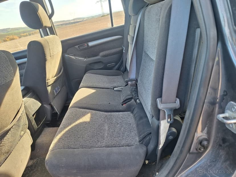 TOYOTA LAND CRUISER 3.0 DIESEL 4X4 UZÁVIERKU MÁ