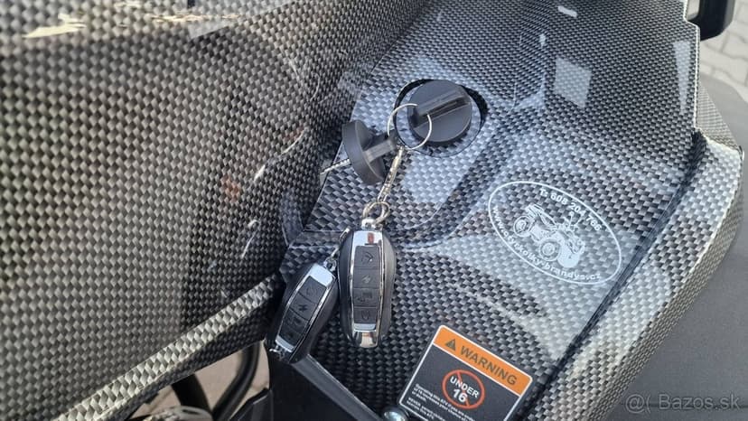 Dětská čtyřtaktní čtyřkolka RockRider Deluxe