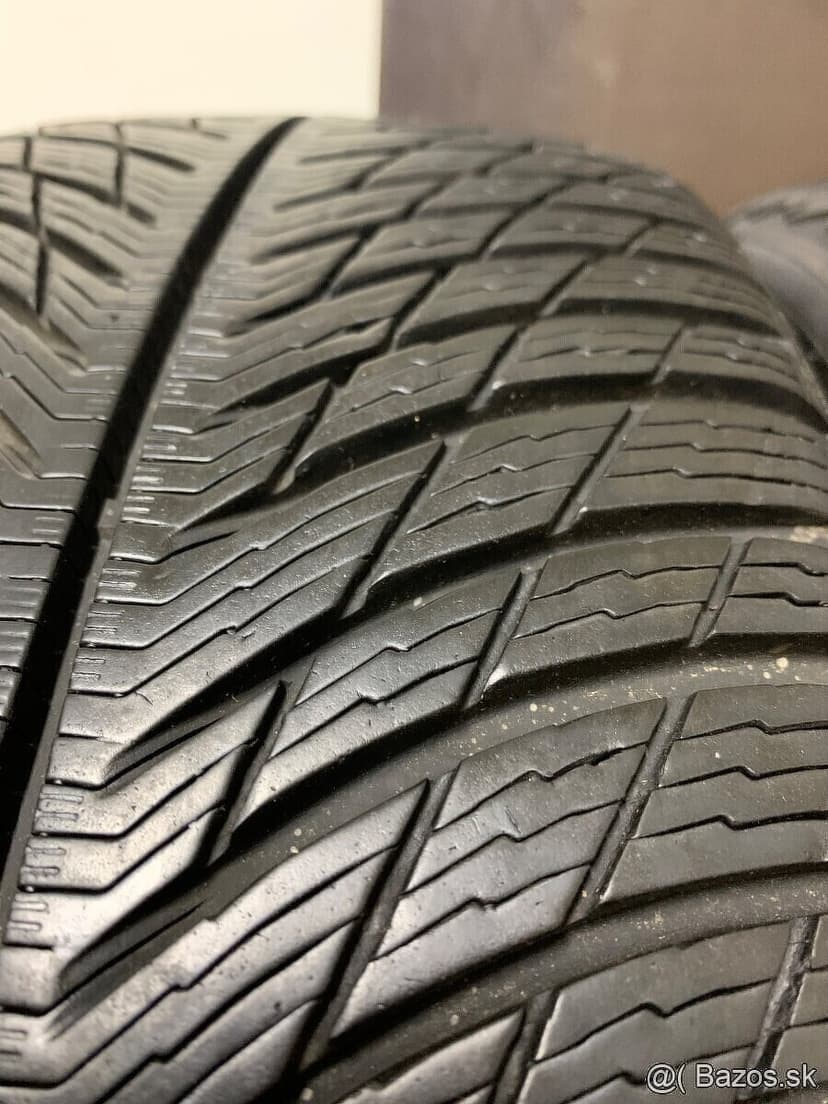 235/55 R19 105V ZIMNÉ PNEUMATIKY