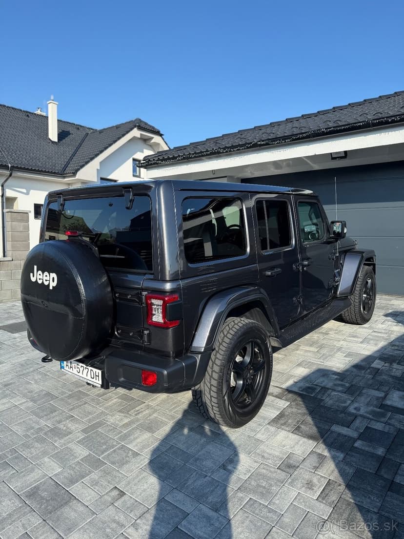 Jeep Wrangler Sahara