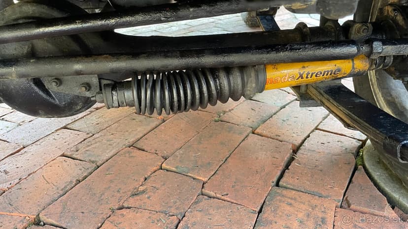 Predám suzuki samurai 1,3 52kw r.v 92