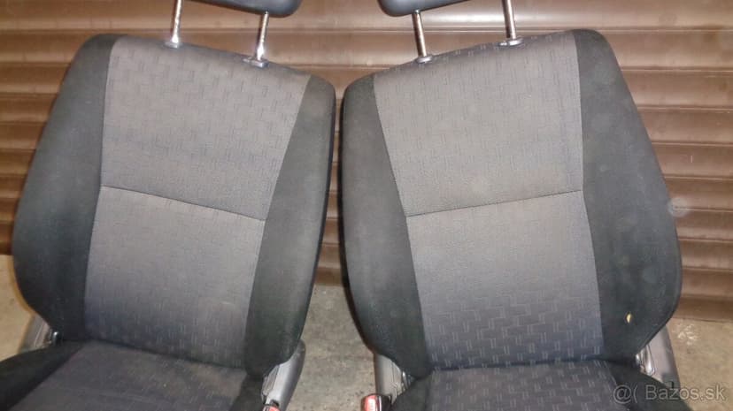 Suzuki Jimny sedačky predné  + zadné