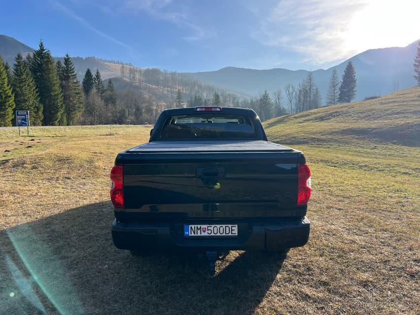 Toyota Tundra Platinum iForce V8 4x4