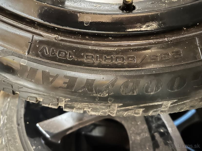 Goodyear 235/50 R18