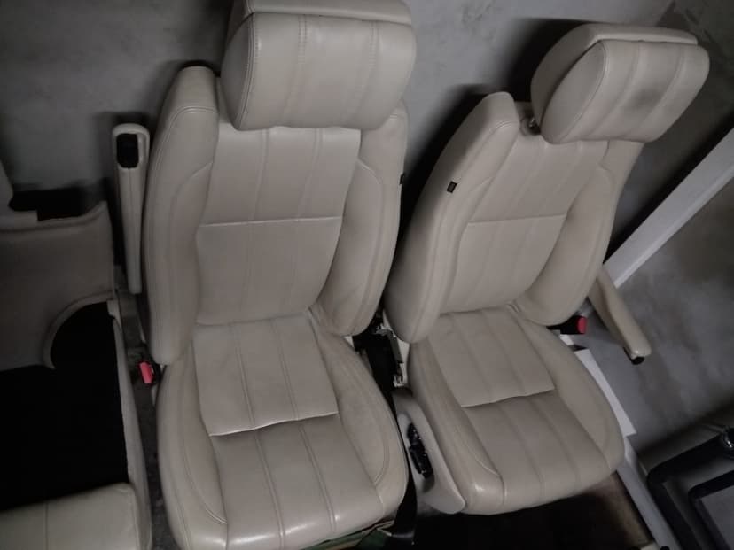 Range Rover L405 náhradní díly+karoserie s CZ doklady