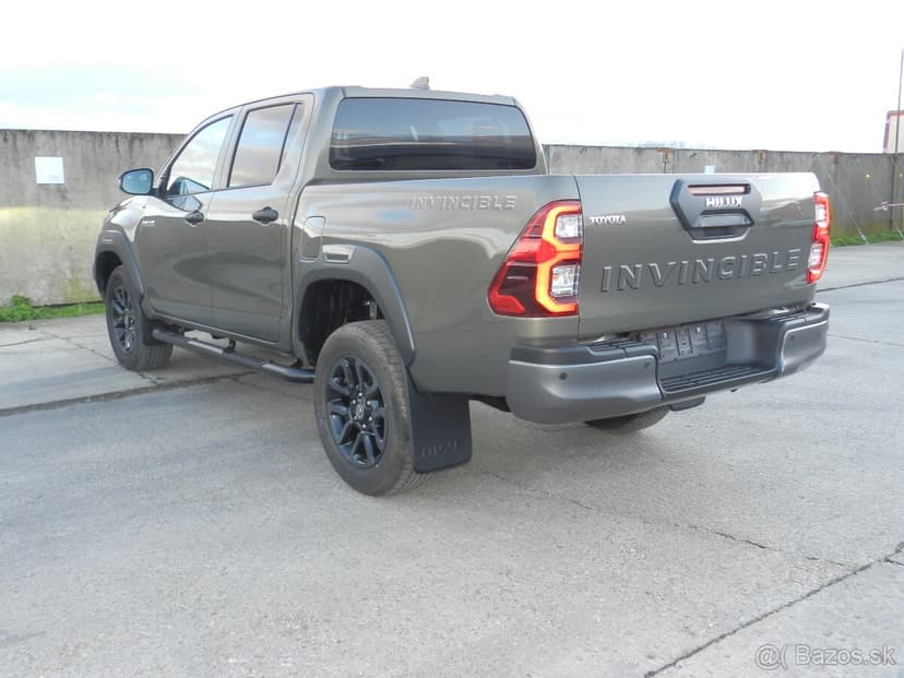 Toyota Hilux 2.8 Diesel MHEV Invincible