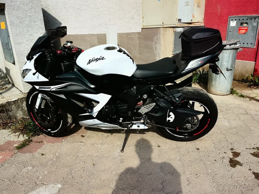 Predám kvalitnú a udržiavajú motorku