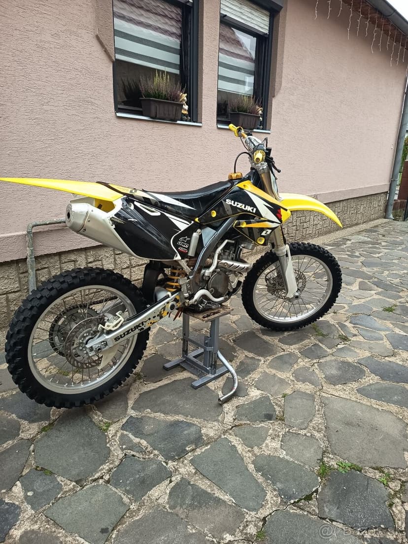 Suzuki rmz 250