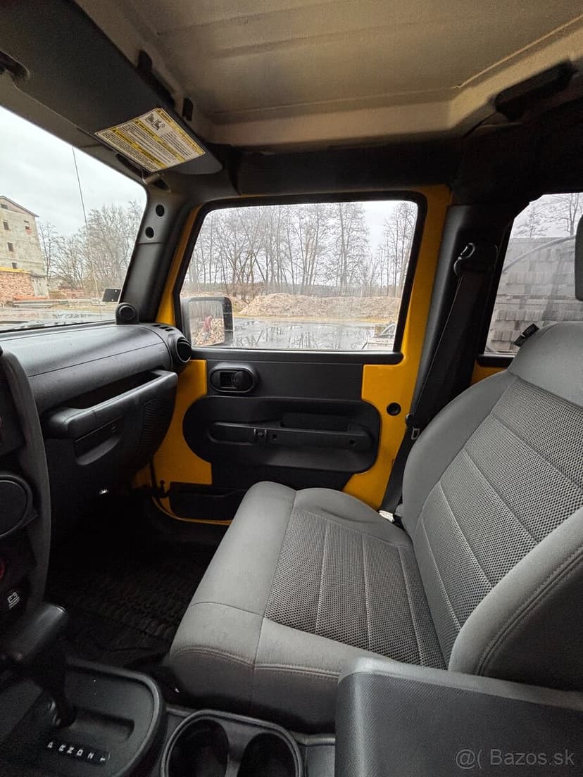 Predám Jeep Wrangler Rubicon 2,8crd rv.2008