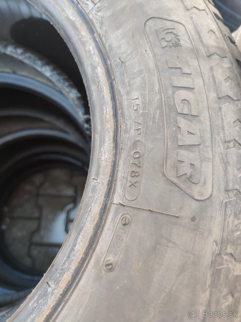 Sada pneumatík 235/70 R16