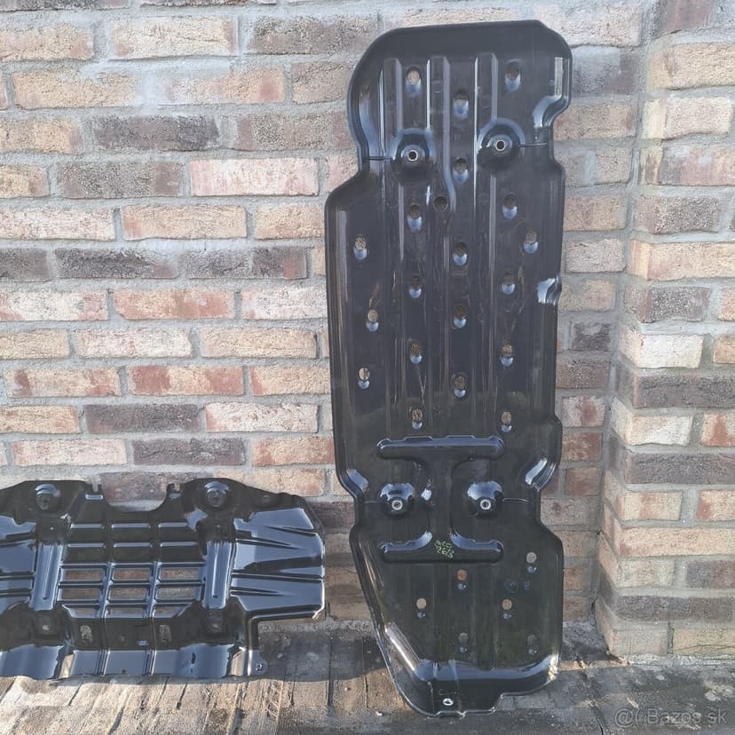 Original kryt podvozku Toyota Hilux 2025