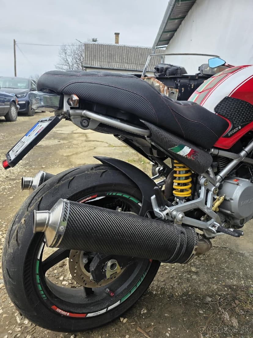 Ducati Monster 800