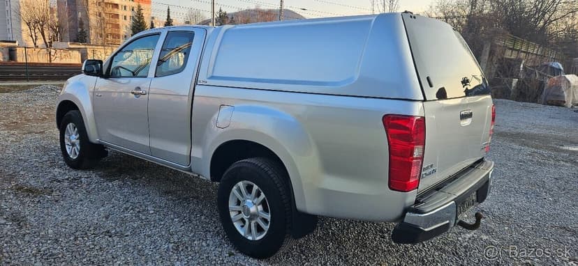 Isuzu D-max Double Cab Custom 4WD A/T