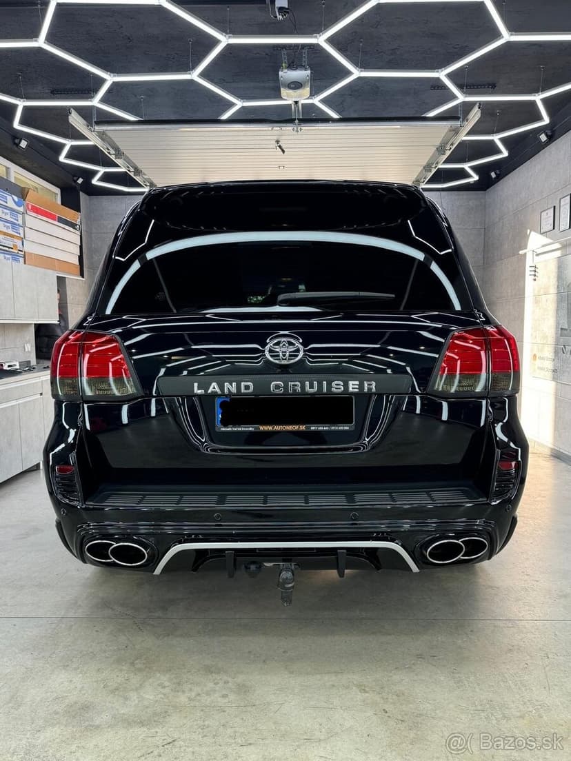 Toyota LANDCRUISER 200 V8 4.5 l D-4D LUX WALD TUNING