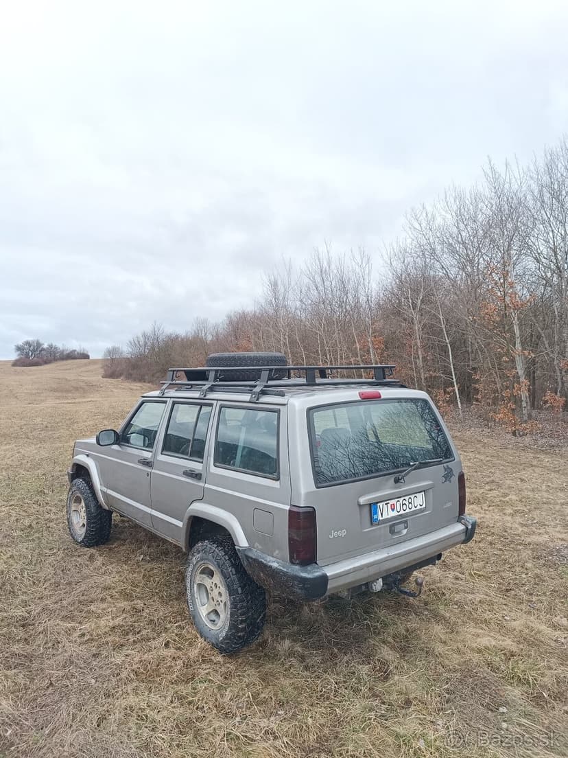 Jeep Cherokee XJ Sport 4x4