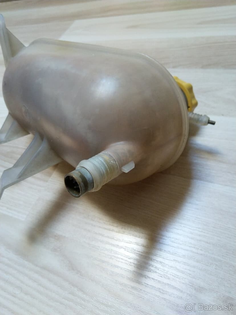 Vyrovnávacia nádržka Ford Sierra