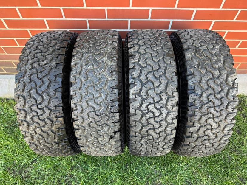 Predám offroad pneu 245/70 r16 245/70/16 4x4 R16 SUV M+S Pre