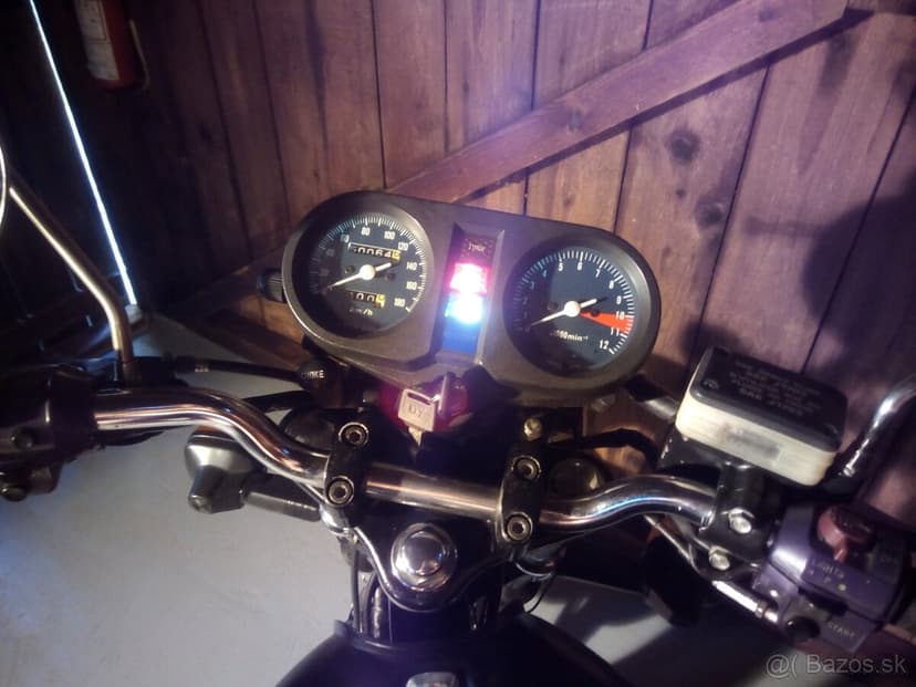 Honda CB 400 - Díly