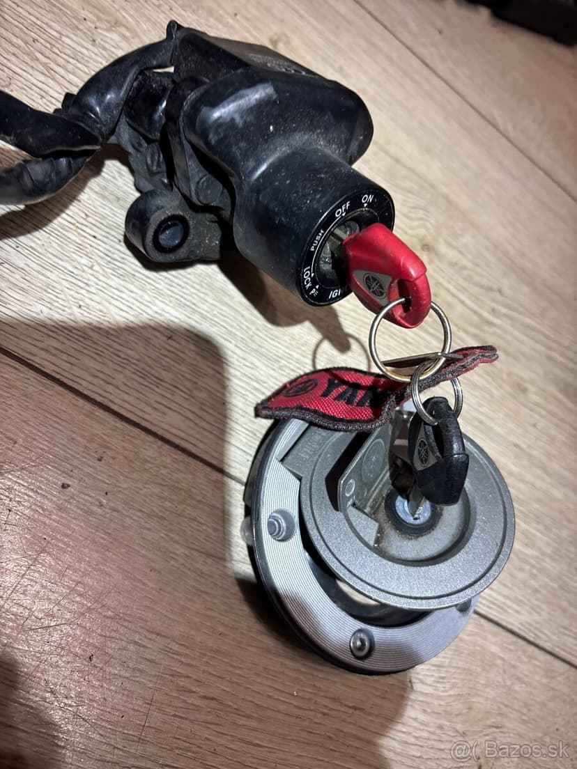 Spinaci akrinka s ridici jednotka na Yamaha R1 04-06 Rn12