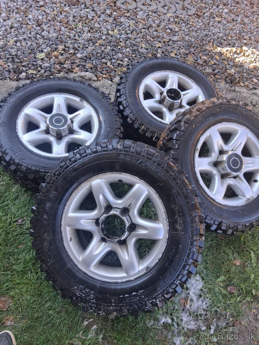 Pneumatiky 235/70 R16 +disky